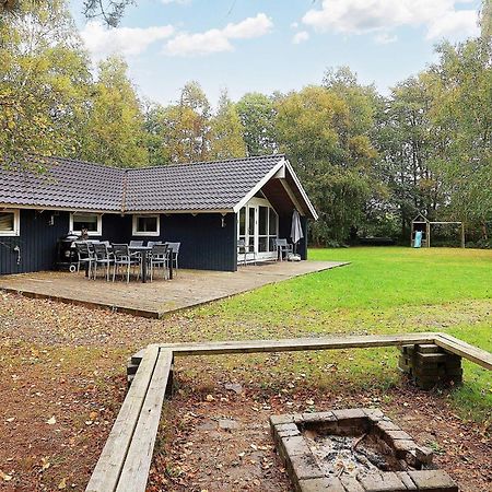 Four-Bedroom Holiday Home In Vaeggerlose 8 Bøtø By 外观 照片