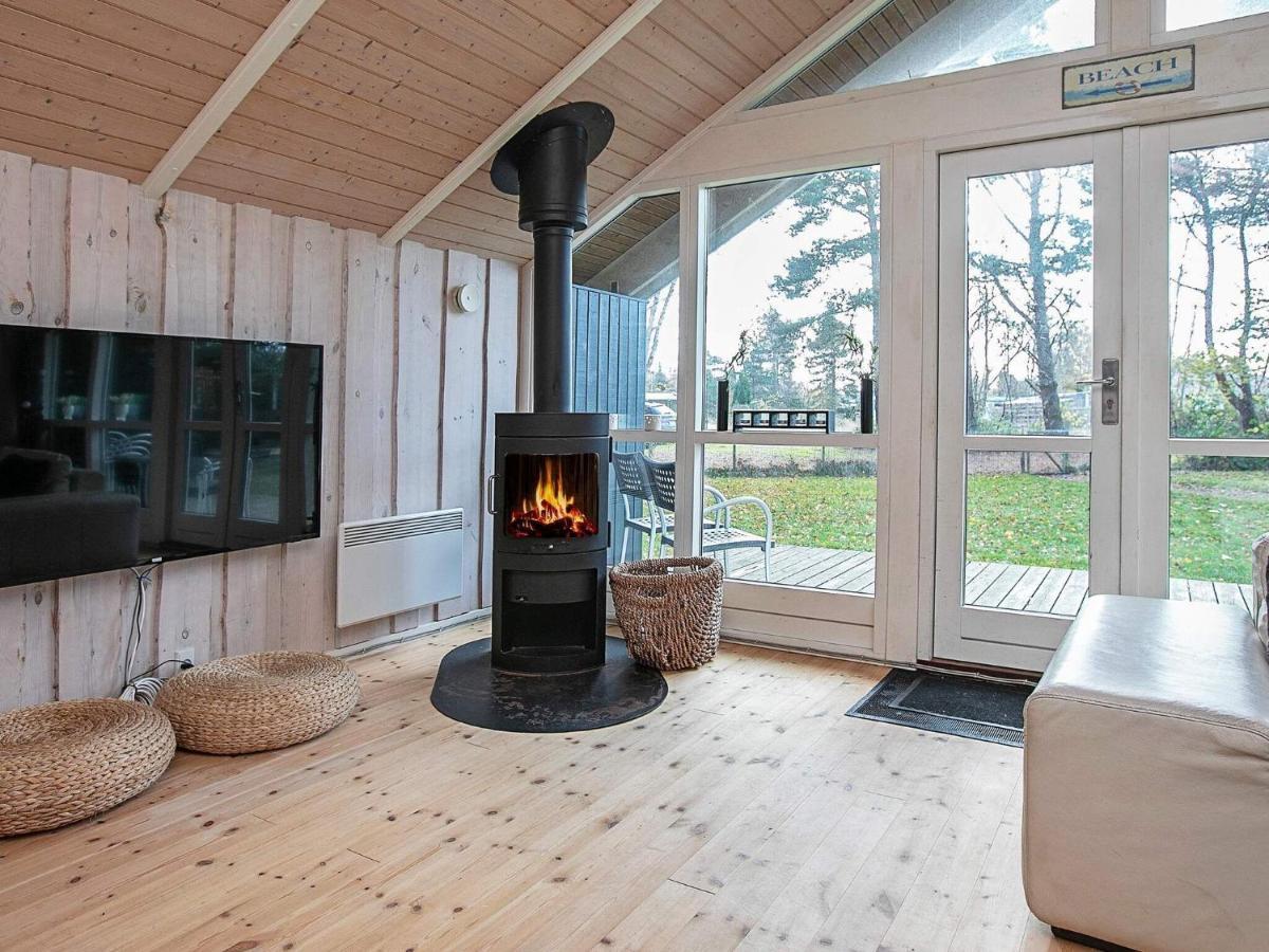 Four-Bedroom Holiday Home In Vaeggerlose 8 Bøtø By 外观 照片