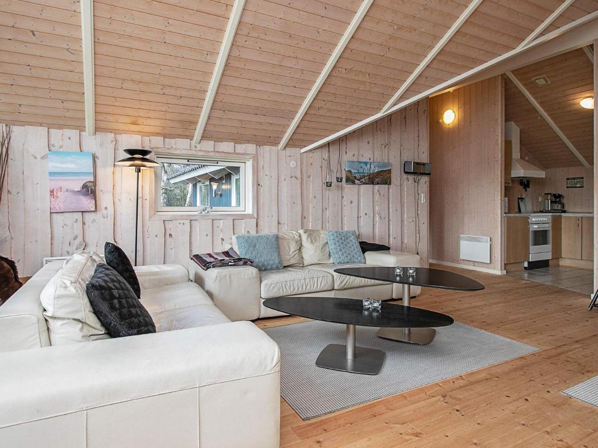 Four-Bedroom Holiday Home In Vaeggerlose 8 Bøtø By 外观 照片