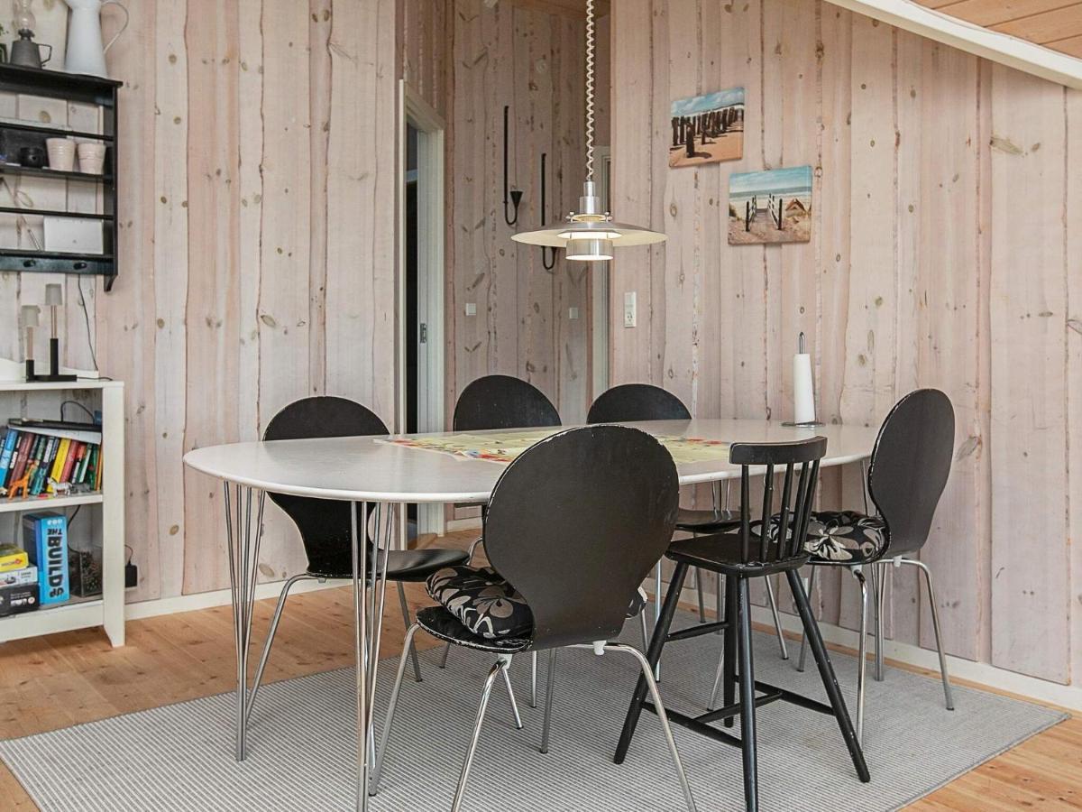 Four-Bedroom Holiday Home In Vaeggerlose 8 Bøtø By 外观 照片