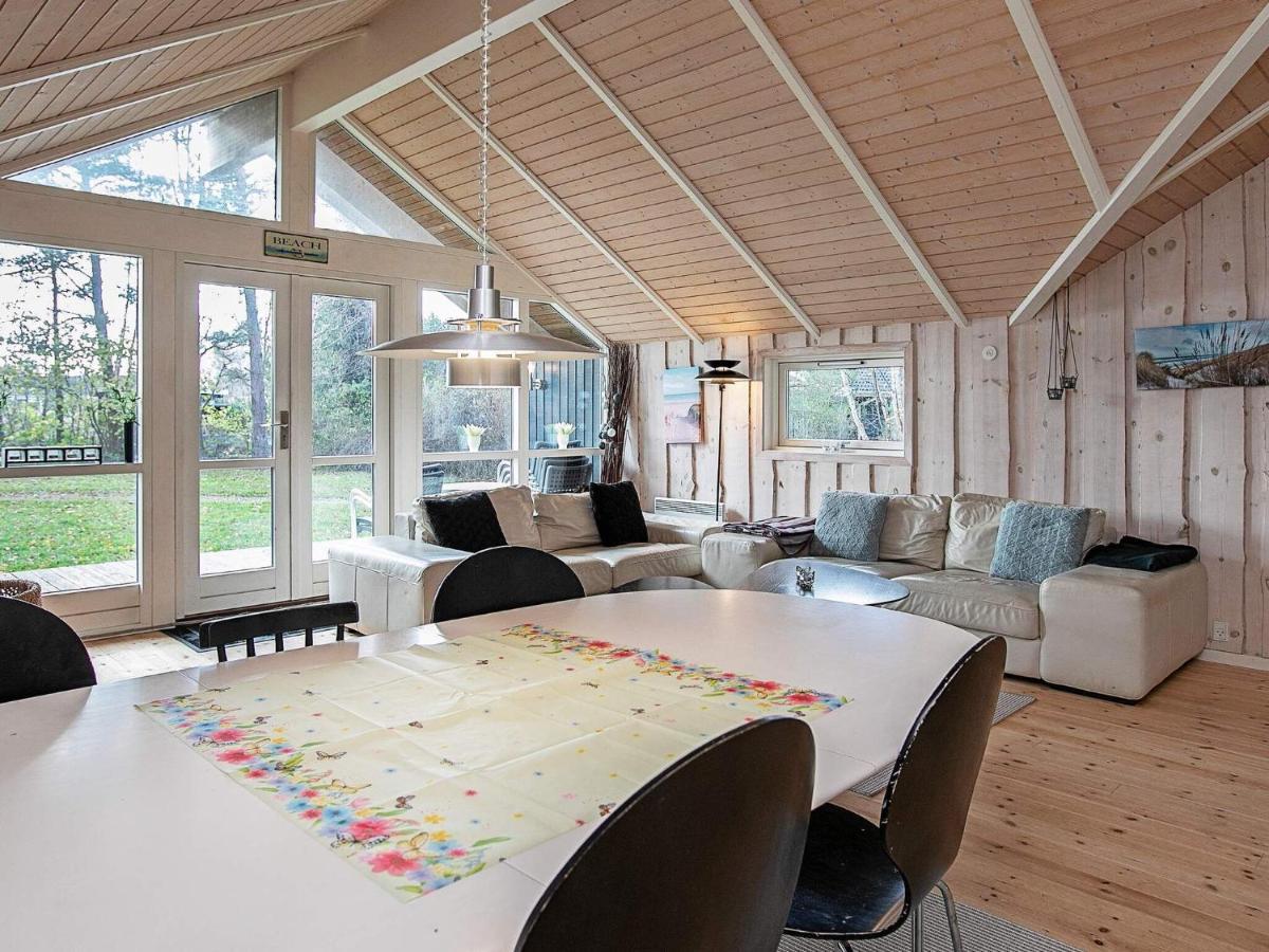 Four-Bedroom Holiday Home In Vaeggerlose 8 Bøtø By 外观 照片