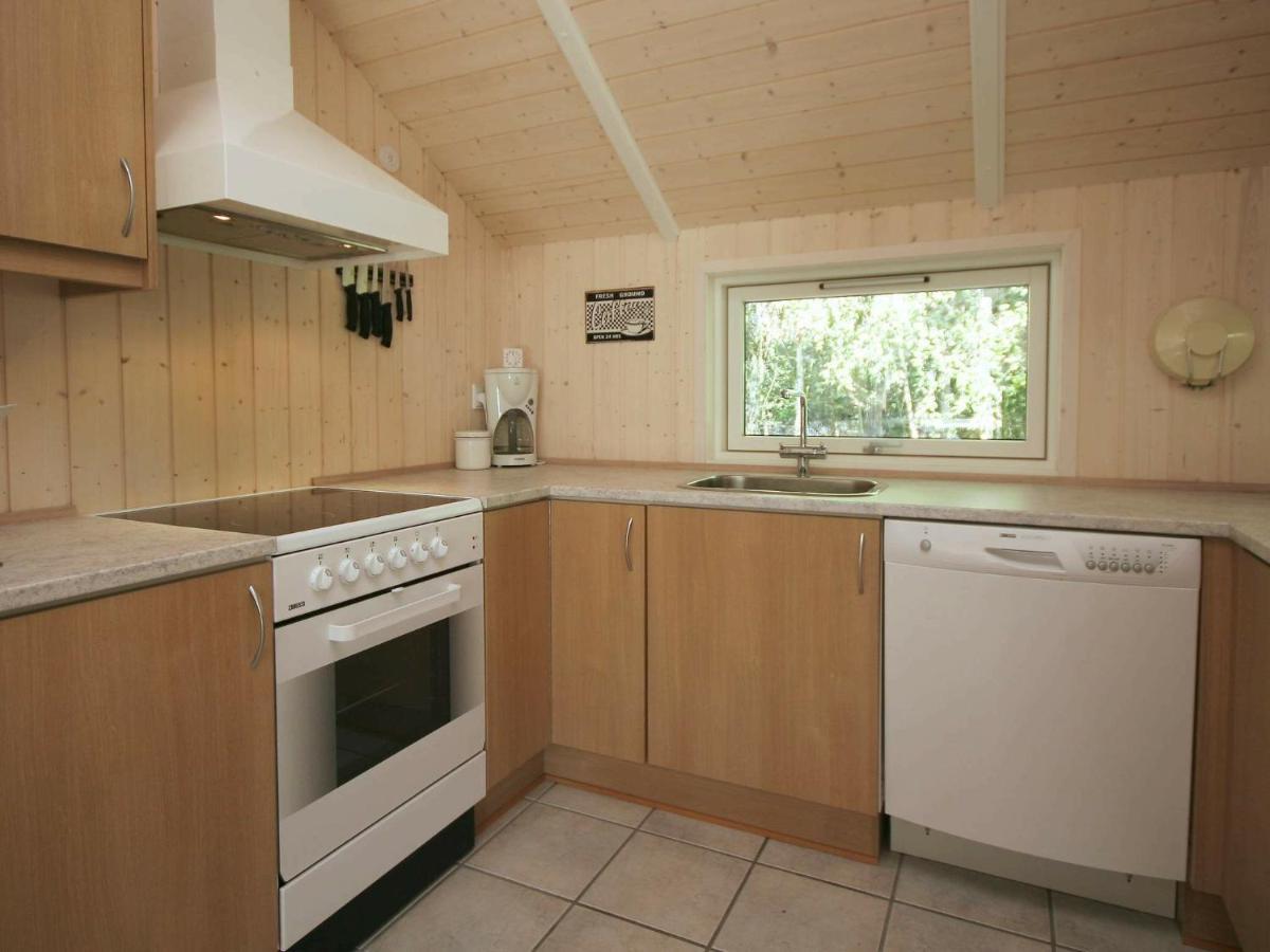 Four-Bedroom Holiday Home In Vaeggerlose 8 Bøtø By 外观 照片