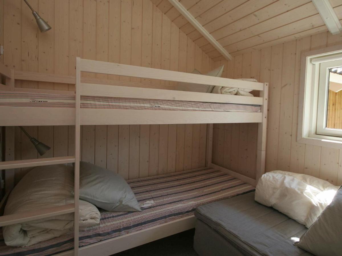 Four-Bedroom Holiday Home In Vaeggerlose 8 Bøtø By 外观 照片